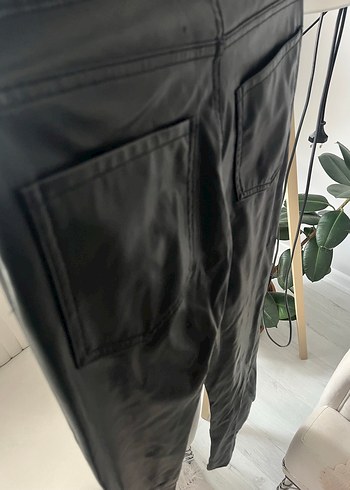 Siyah Kadın deri pantolon - Görsel 4