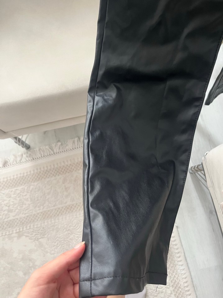 Siyah Kadın deri pantolon - Görsel 3