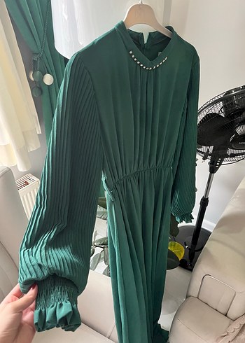 Uzun Kollu Yeşil Piliseli Uzun Elbise - Görsel 2