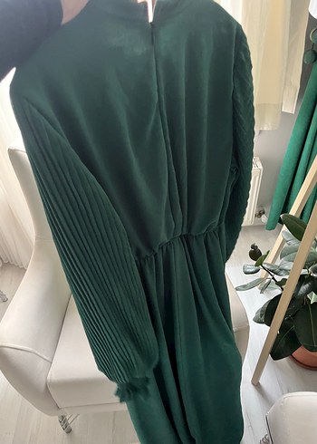 Uzun Kollu Yeşil Piliseli Uzun Elbise - Görsel 5