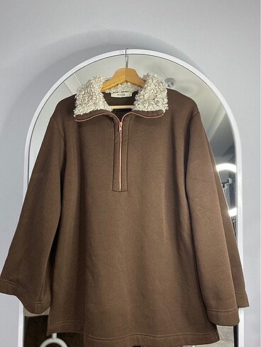 Touche Yakası kürklü sweatshırt