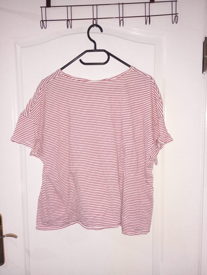 Kırmızı Çizgili Baskılı Kadın Tişört - Görsel 2