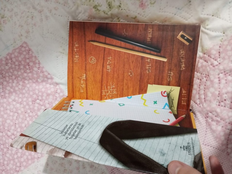 Dilara Keskin - Düşman Okullar Roman Seti - Görsel 3