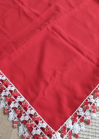 Kırmızı
Detaylı masa örtüsü kare - Görsel 2