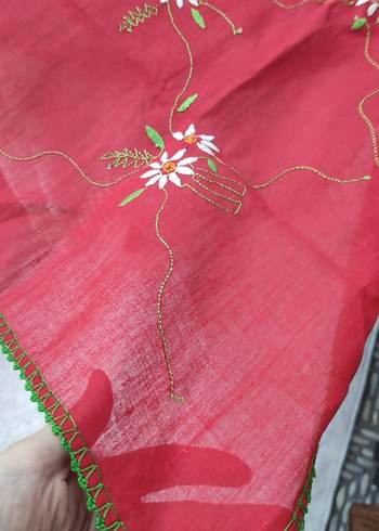 Kırmızı Nakışlı Bohem Masa Örtüsü - Görsel 3