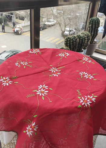 Kırmızı Nakışlı Bohem Masa Örtüsü - Görsel 2