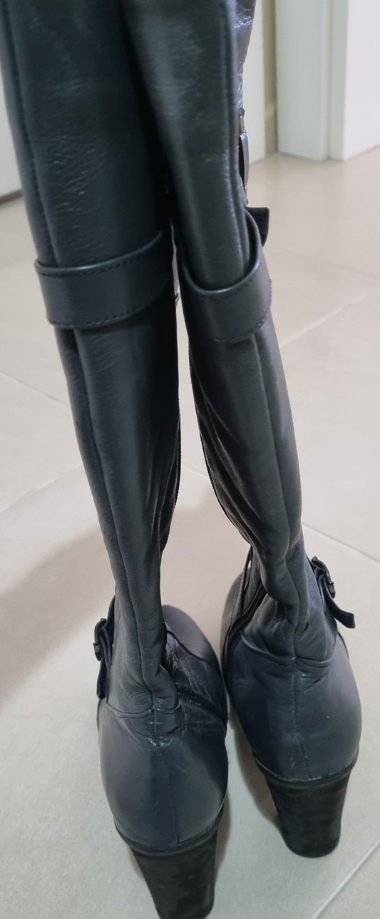 Gri Tokalı Kadın Dolgu Topuk Çizme - Görsel 4