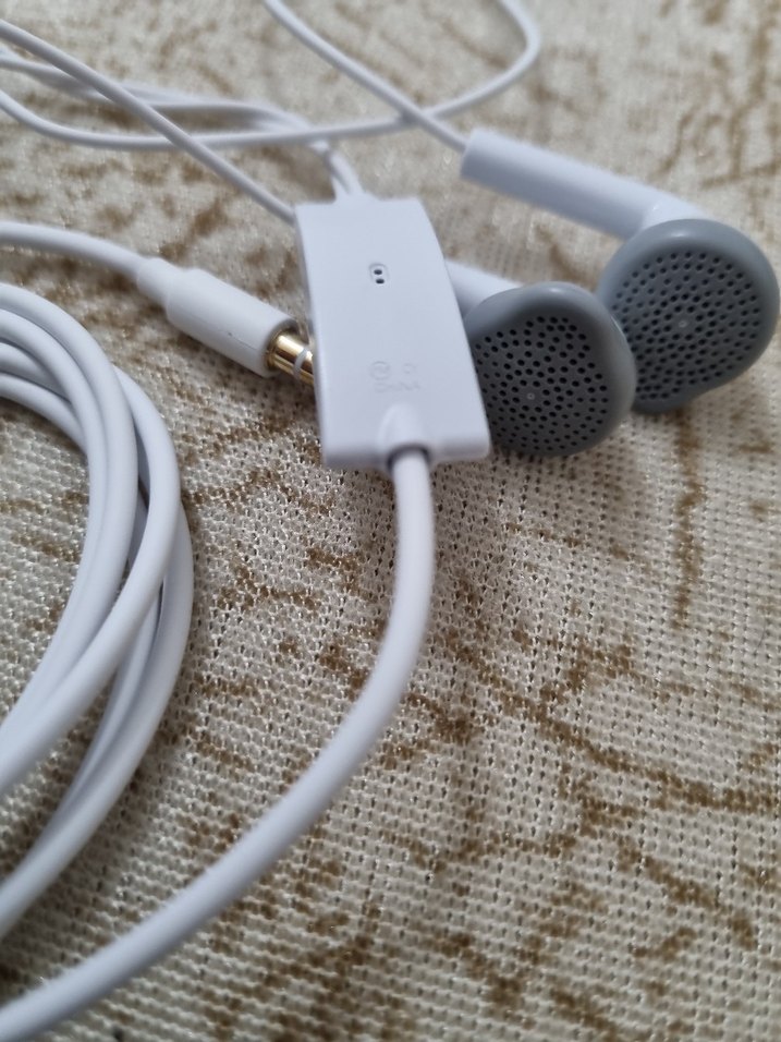 Samsung orijinal kablo jak girişli mikrofonlu Kulaklık - Görsel 2