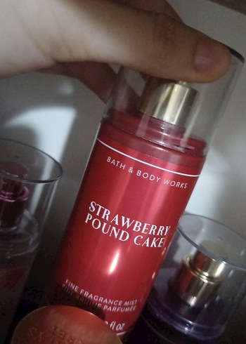Bath & Body Works Strawberry Pound Cake 10ml