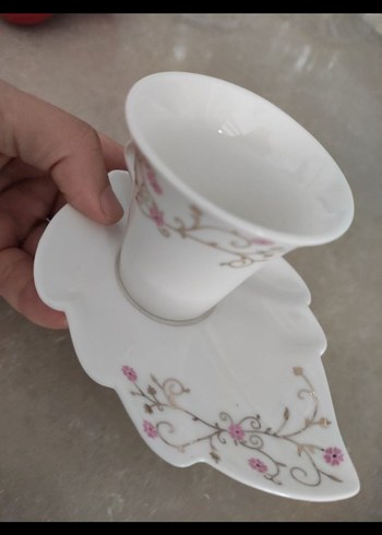 Pastel Desenli Beyaz Porselen Fincan ve Tabak - Görsel 2