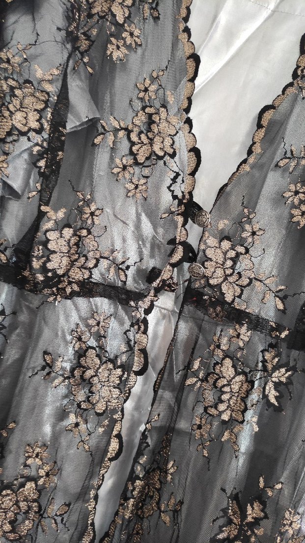 Gri Nakışlı Dantel Detaylı Uzun V Yaka Elbise - Görsel 2