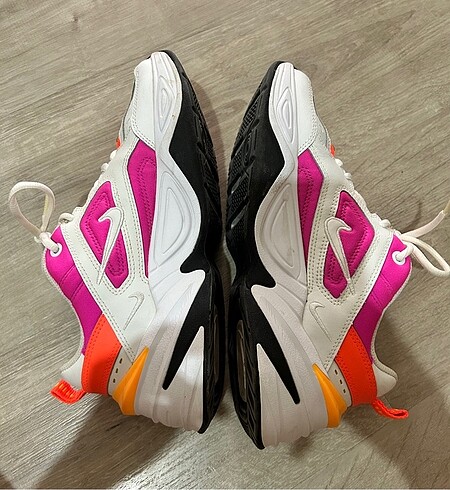 37,5 Beden Nike spor ayakkabı