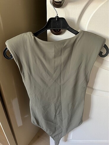 Zara Zara vatkalı body