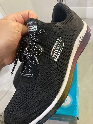 39 Beden siyah Renk Orjinal skechers giyilmedi