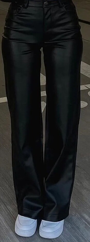 Kadın deri pantolon