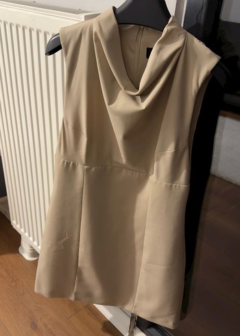 Bej V Yaka Kolsuz Midi Kalem Elbise - Görsel 4