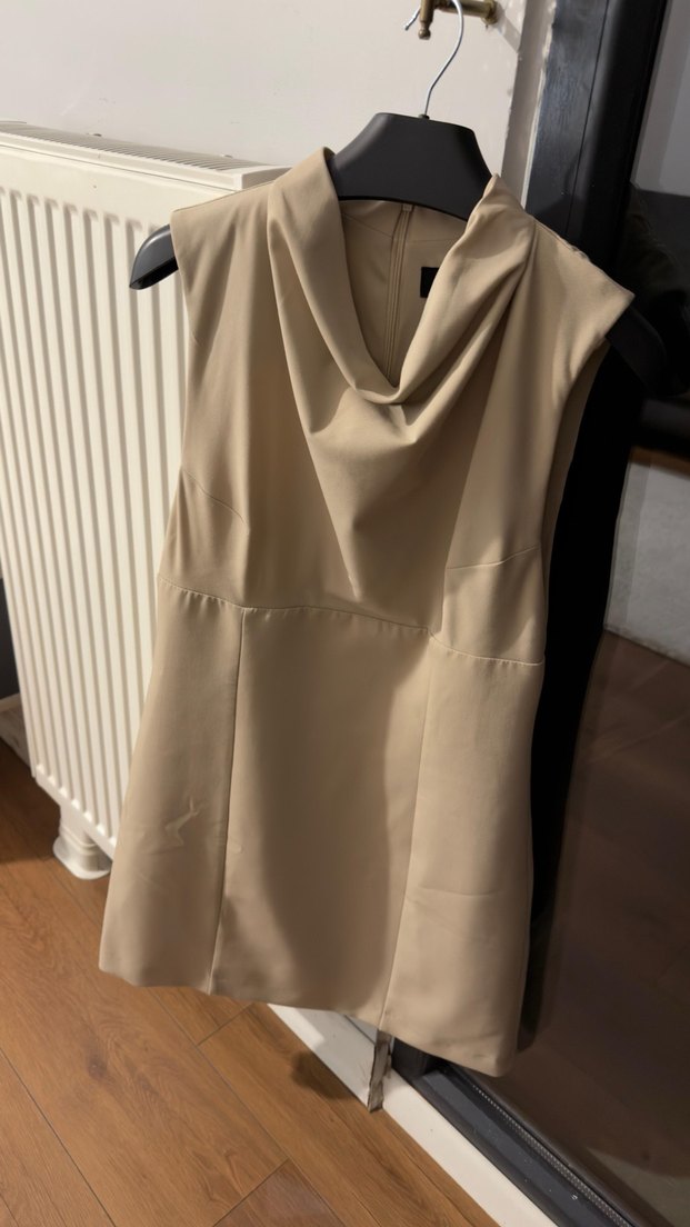 Bej V Yaka Kolsuz Midi Kalem Elbise - Görsel 4