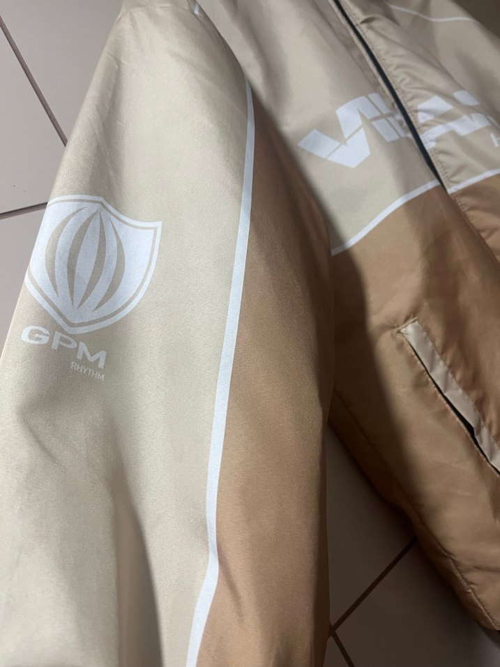 Bej Yüksek Yakalı Fermuarlı Oversize İnce Yağmurluk - Görsel 3