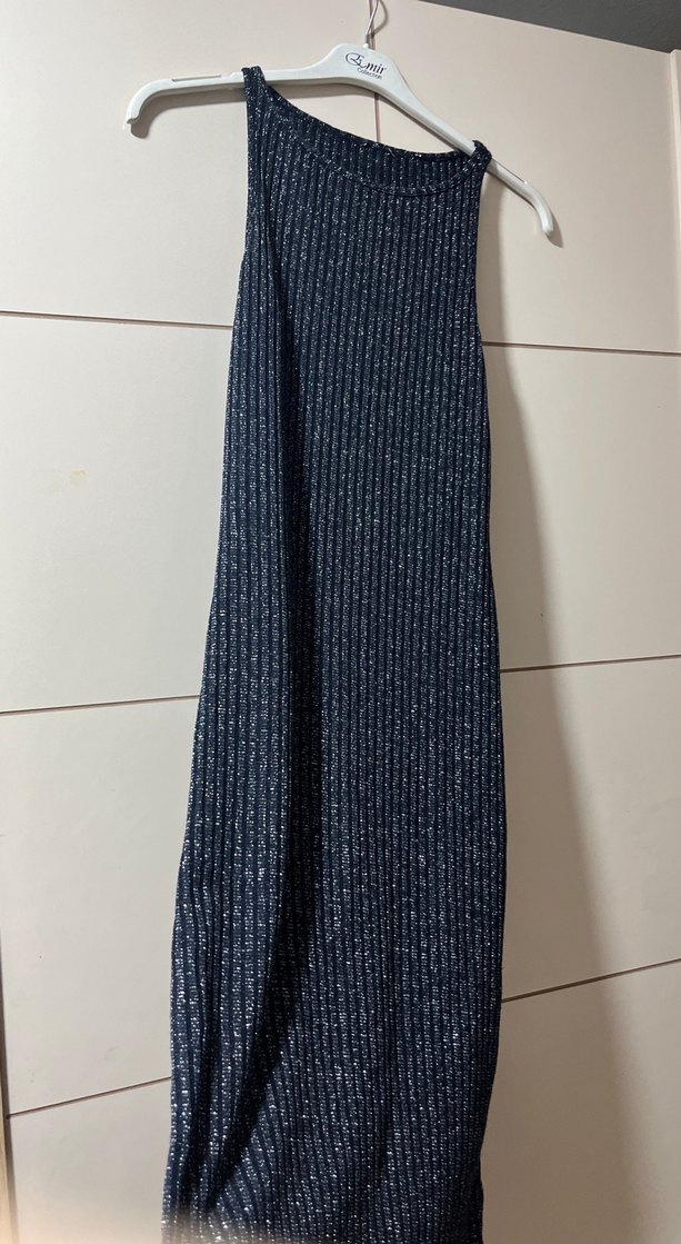 Lacivert parlak sıfır kol elbise - Görsel 2