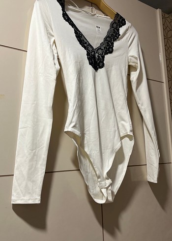 Dantel Detaylı V Yaka Beyaz Kadın Bluz - Görsel 3