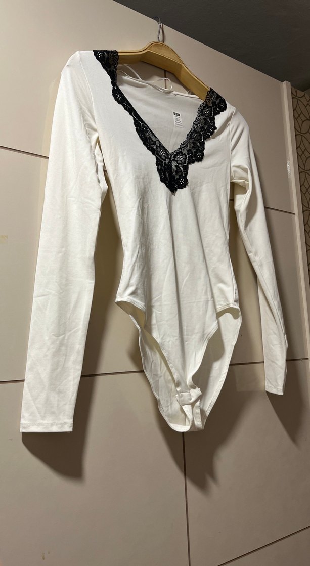 Dantel Detaylı V Yaka Beyaz Kadın Bluz - Görsel 3