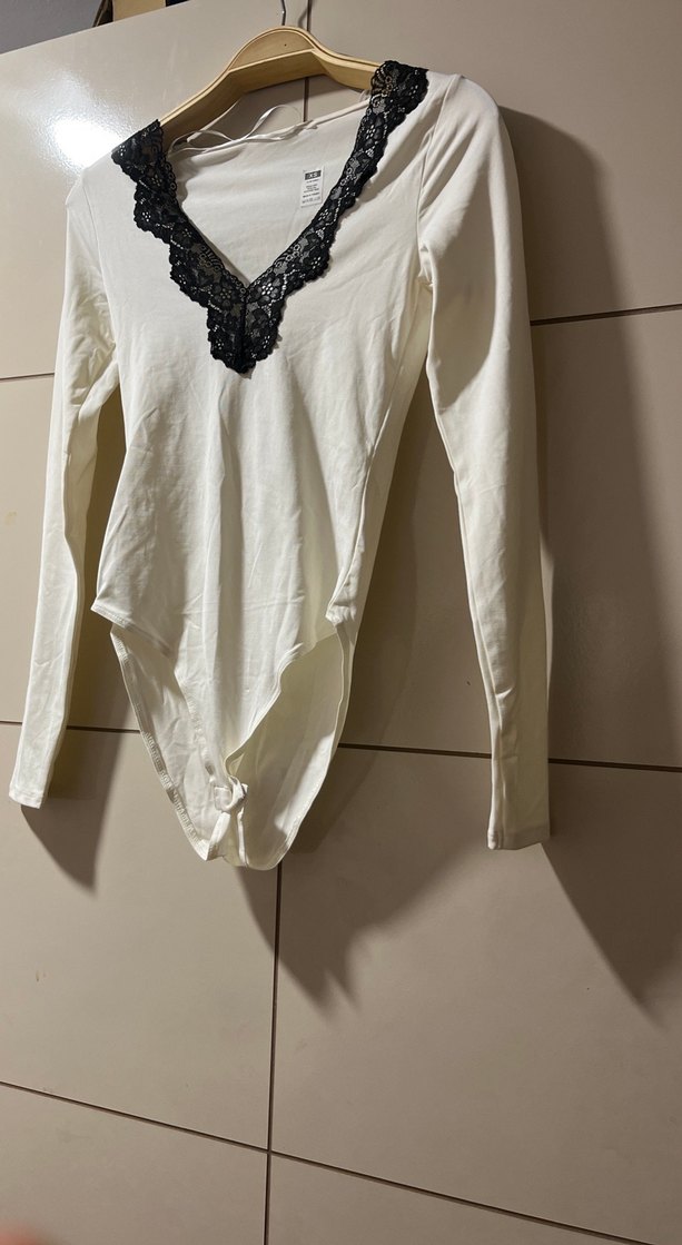 Dantel Detaylı V Yaka Beyaz Kadın Bluz - Görsel 4