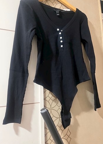 Siyah V Yaka Düğmeli Uzun Kollu Kadın Bluz - Görsel 3