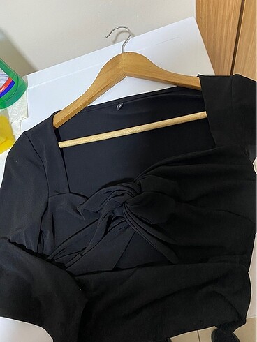 Siyah Pencere Crop