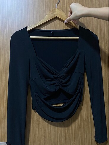 Trendyol & Milla Siyah Pencere Crop