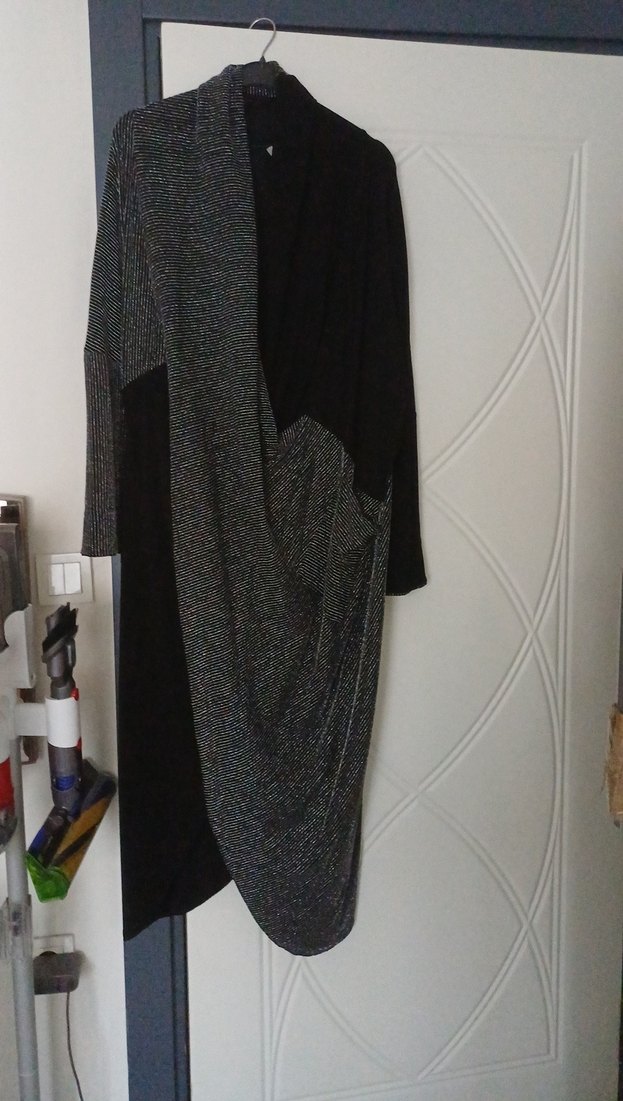 Uzun Siyah Kadın Gevşek Kesim Giydirme - Görsel 4