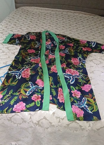 Çiçek Desenli Renkli Uzun Kimono - Görsel 2