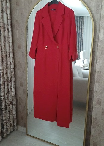 Klasik Kırmızı Kadın Uzun Kaban - Görsel 2