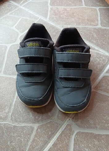 25 Beden gri Renk Adidas çocuk ayakkabı 