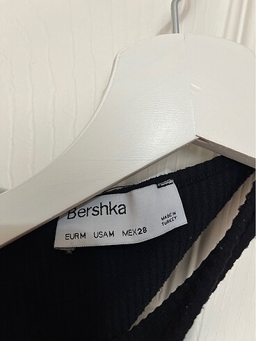 m Beden Bershka tek kol bluz