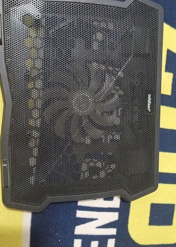 Siyah Laptop Fanı