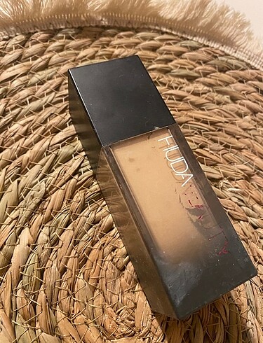 Hüda beauty orijinal fondöten