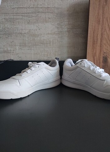 37,5 Beden Adidas kadın ayakabi