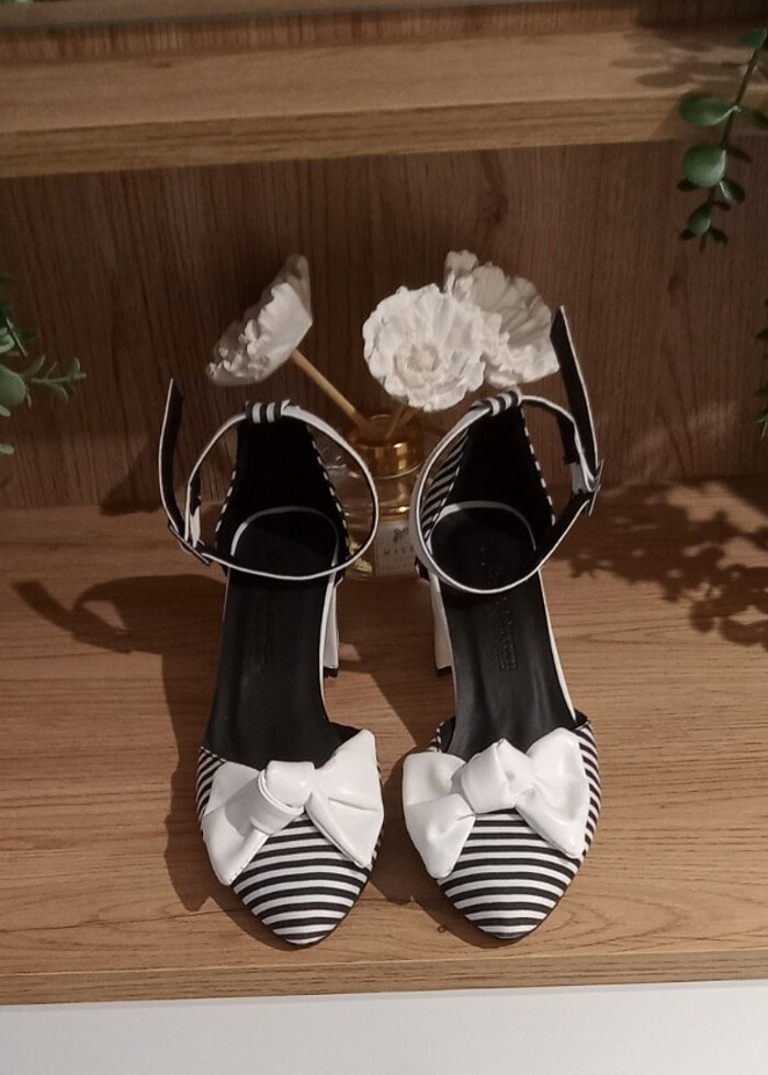 Topuklu ayakkabı - Görsel 2