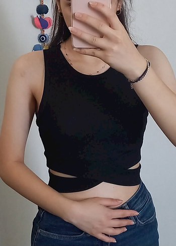Siyah Yüksek Yakalı Crop Top