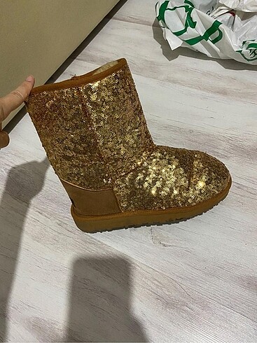 Orjinal pullu UGG