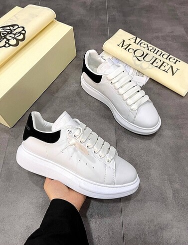 Alexander McQueen Yüksek Kalite