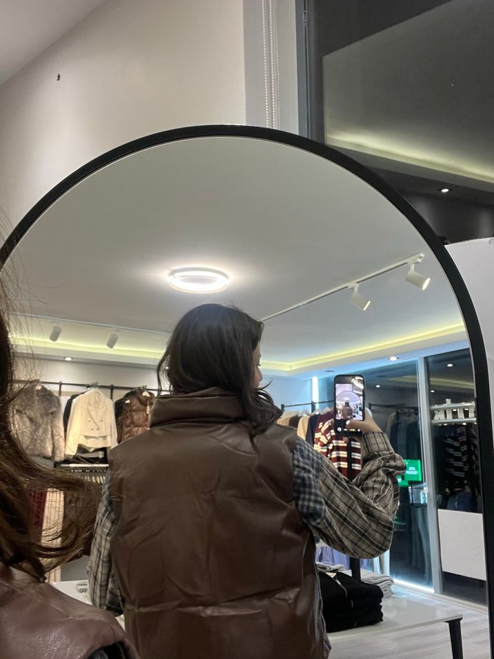 Düğmeli Kahverengi Deri Kadın Şişme Yelek - Görsel 2