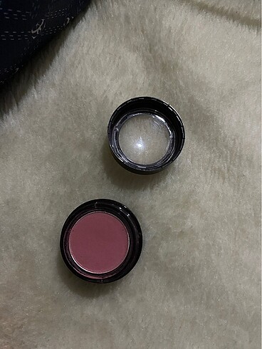 Laura Mercier Laura Mercier Allık