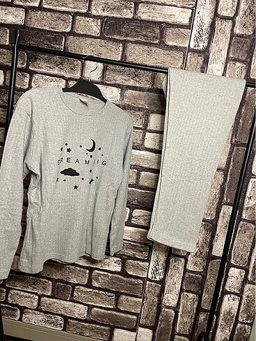 Raporlu interlok kumaş pijama takımı