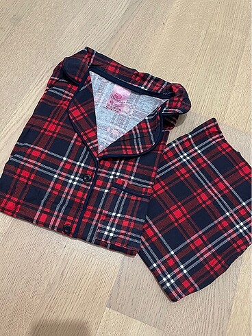Süprem kumaş kısa kollu önden düğmeli bayan pijama takımı