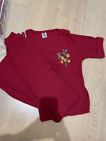 Raporlu interlok penye kumaş kısakollu pijama takımı