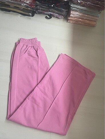 Bol paça pembe cepli bel kısmı lastikli eşofman altı