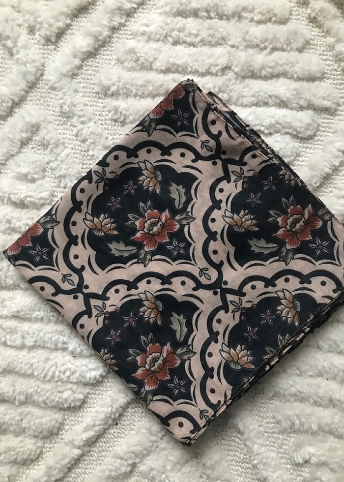 Kare eşarp - Görsel 2