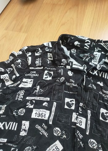 l/xl Beden siyah Renk Düğmeli Siyah Baskılı Erkek Kısa Kollu Gömlek