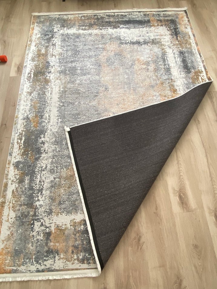 Desenli halı - Görsel 3